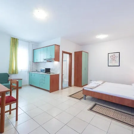 Borna Apartman *