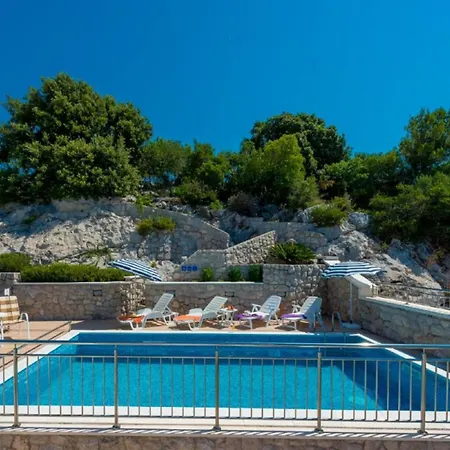 Apartman Borna *